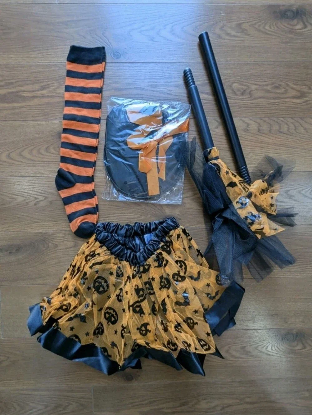 Witch Costume 4 Piece Set NIB Kids OSFM Orange Black Skirt Socks Hat Broom